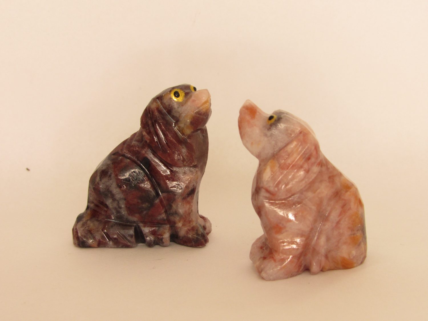 CACHORRO LAPIDADA DE MAGNESITA - Imagem 4