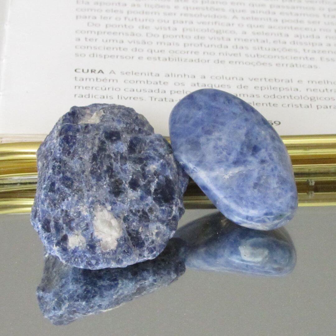 Kit Sodalita bruta e rolada- Peso Variável de 40g a 46g - Prosperity Minerais