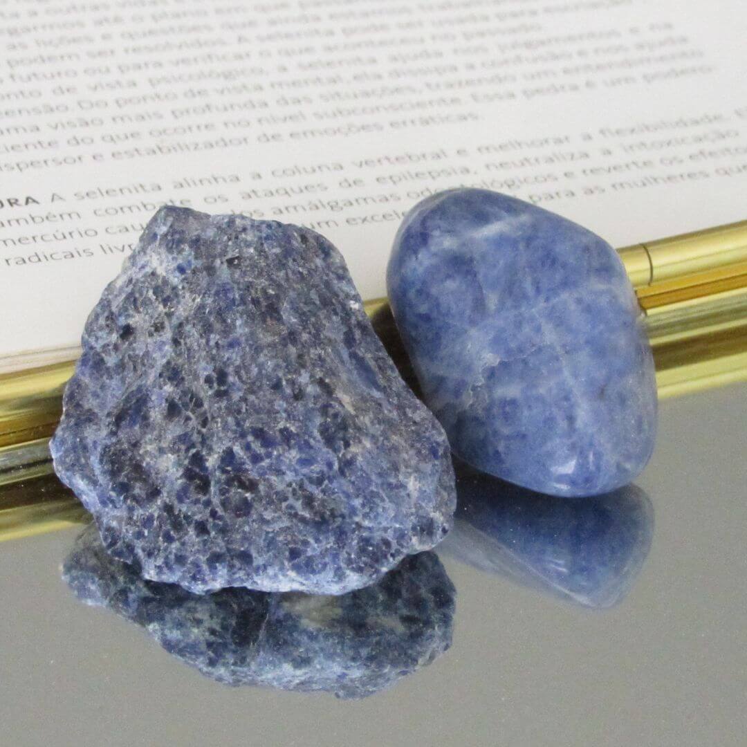 Kit Sodalita bruta e rolada- Peso Variável de 40g a 46g - Prosperity Minerais