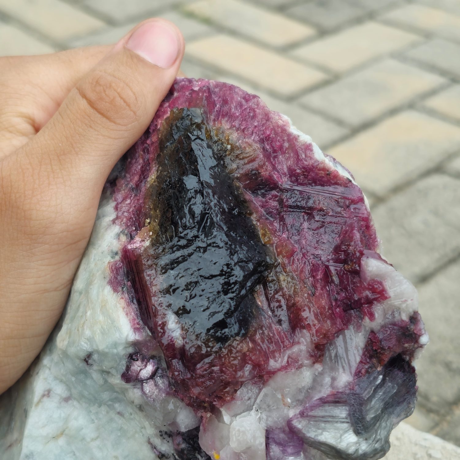 Mega Cravação Turmalina Rubelita Negra Mica Bicolor Quartzo e Albita - Imagem 3