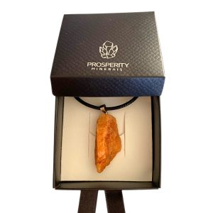 Colar Pingente Calcita Laranja Pedra Natural Cordão Couro Sintético