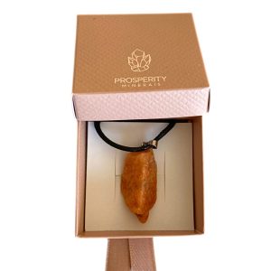 Colar Pingente Calcita Laranja Pedra Natural Cordão Couro Sintético