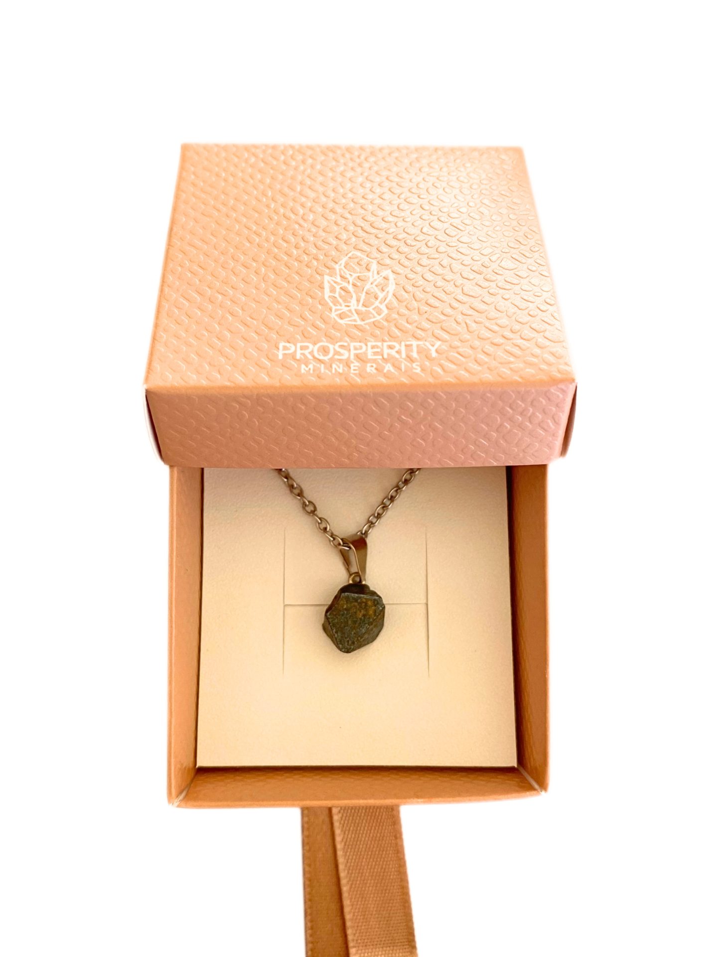 Colar com Pingente de Magnetita Natural Cordão em Aço Inoxidável